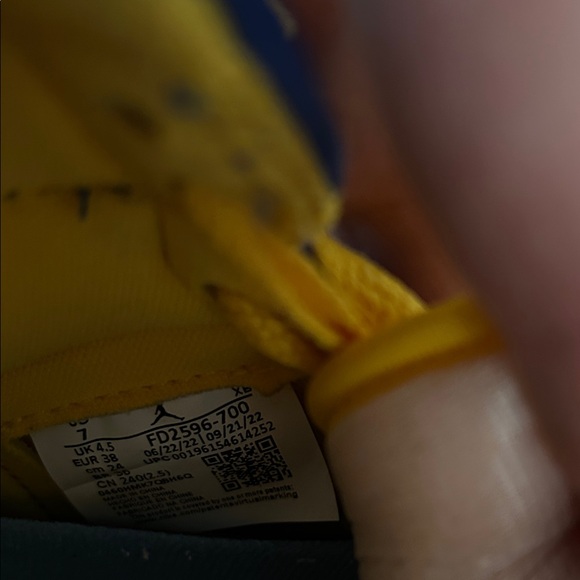 Jordan 1 Retro OG Reverse Laney - Picture 5 of 5